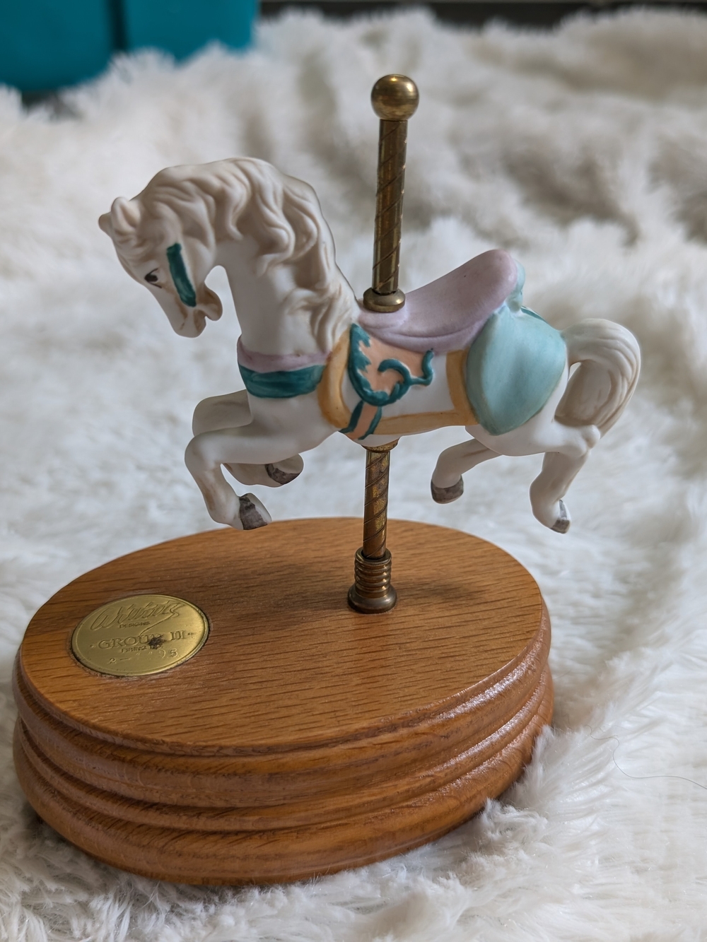 Vintage Willitts Group 2 White Ceramic Carousel Horse Figurine Plays Music